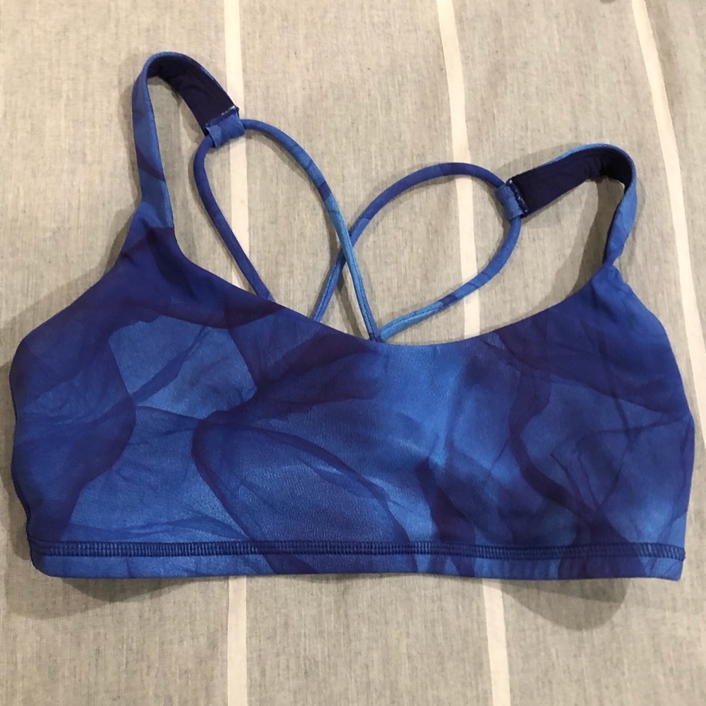 Lululemon Free To Be bra Size 4